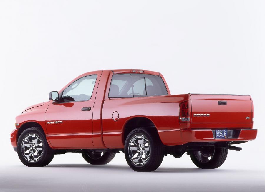  Dodge Ram 1500 Hemi Laramie Showcar 2002 года  (фото 2 из 2)